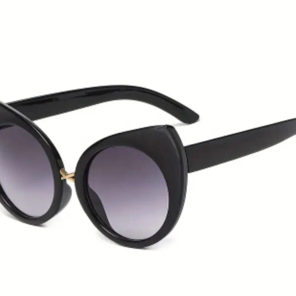 VON D Y2K CAT EYE BLACK DARK GOTH SUNGLASSES NWOT